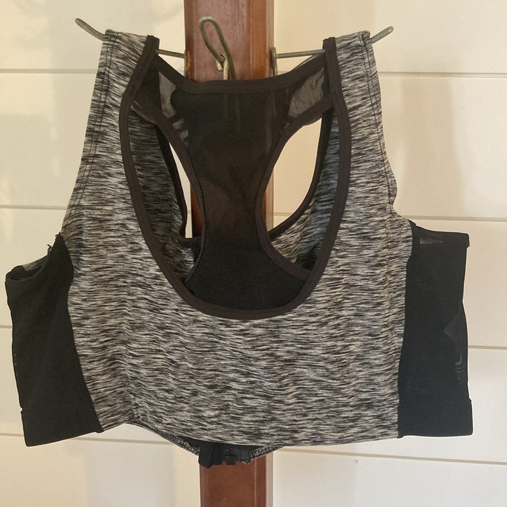 Ruby Ribbon Gray Zip-Front Sports Bra Size 36 - Picture 5 of 7